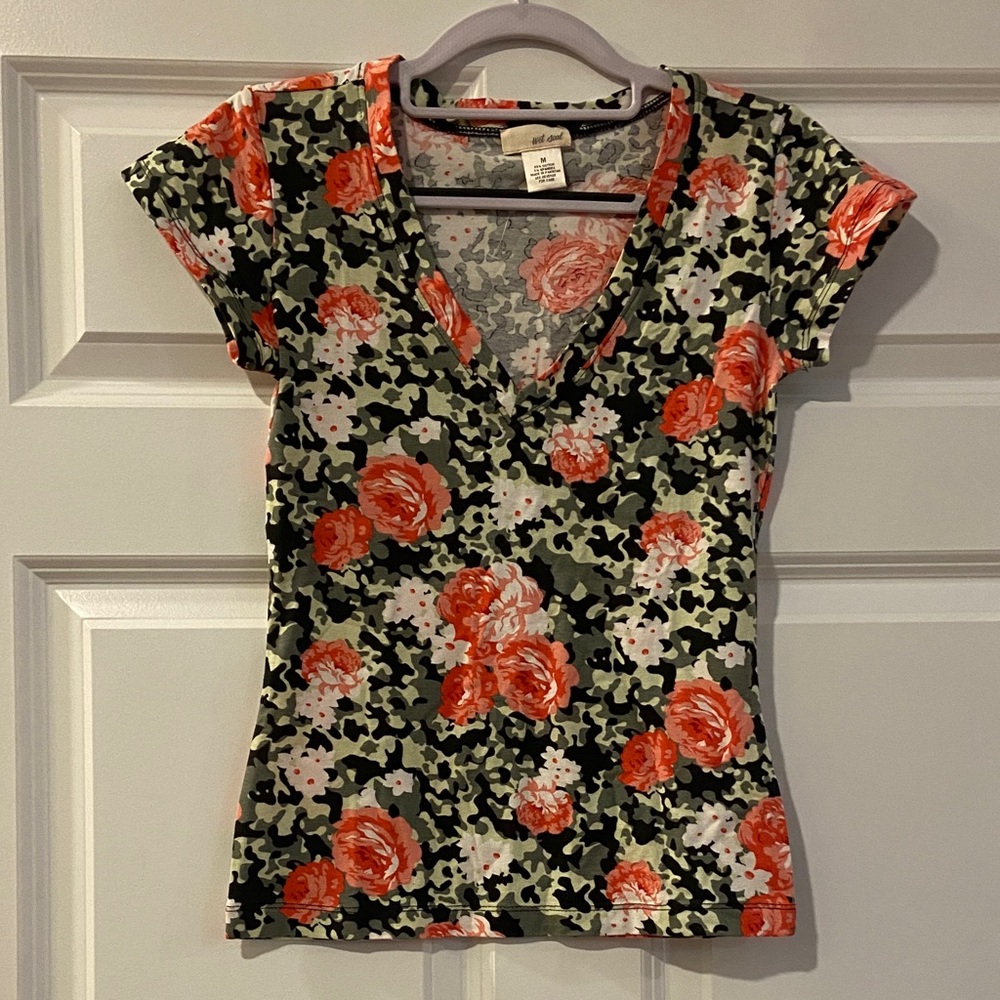 🧡 Women’s Wet Seal t-shirt
